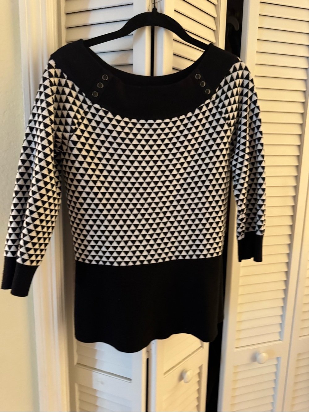 White House Black Market Black & White Geo-Print Crew Sweater